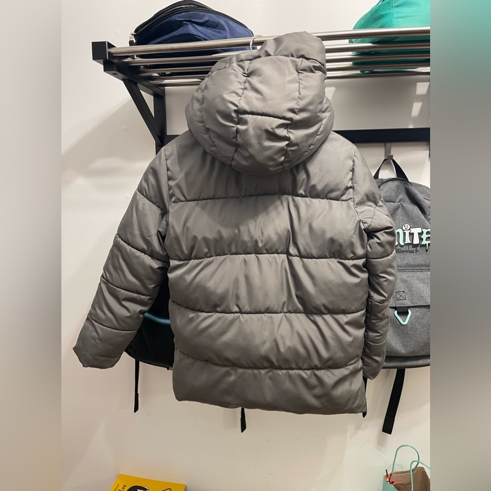 Gap boy size medium (8-9) puffer jacket color gray - Picture 9 of 9